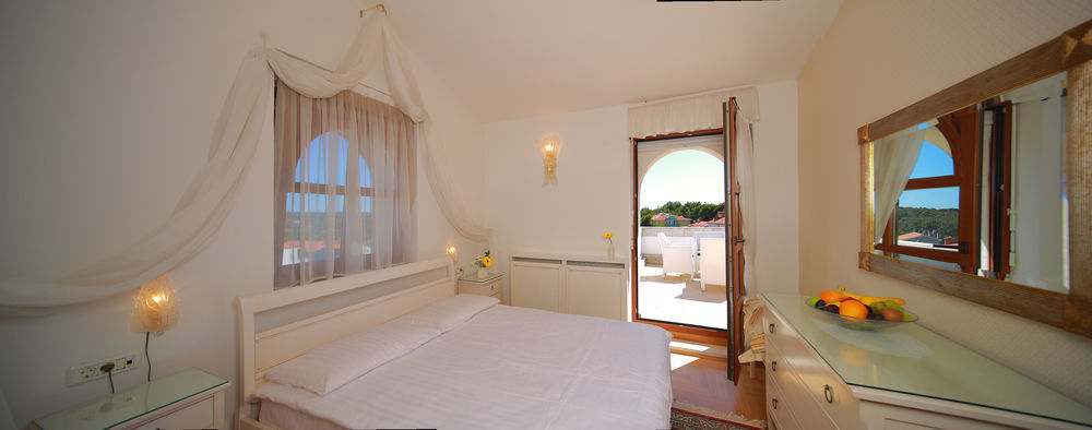 Luxury Boutique Hotel Villa Vulin Pula Bagian luar foto