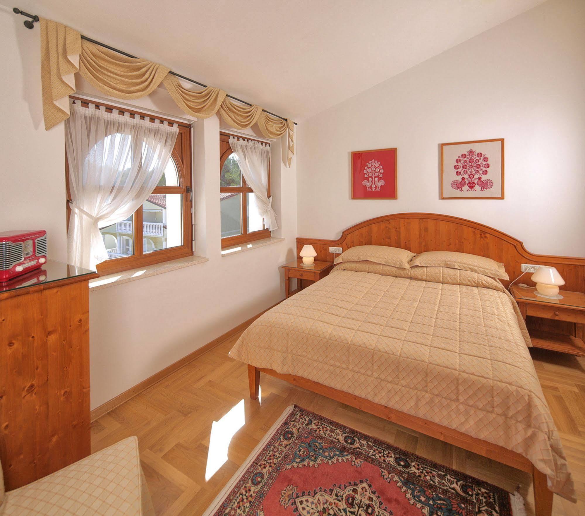 Luxury Boutique Hotel Villa Vulin Pula Bagian luar foto