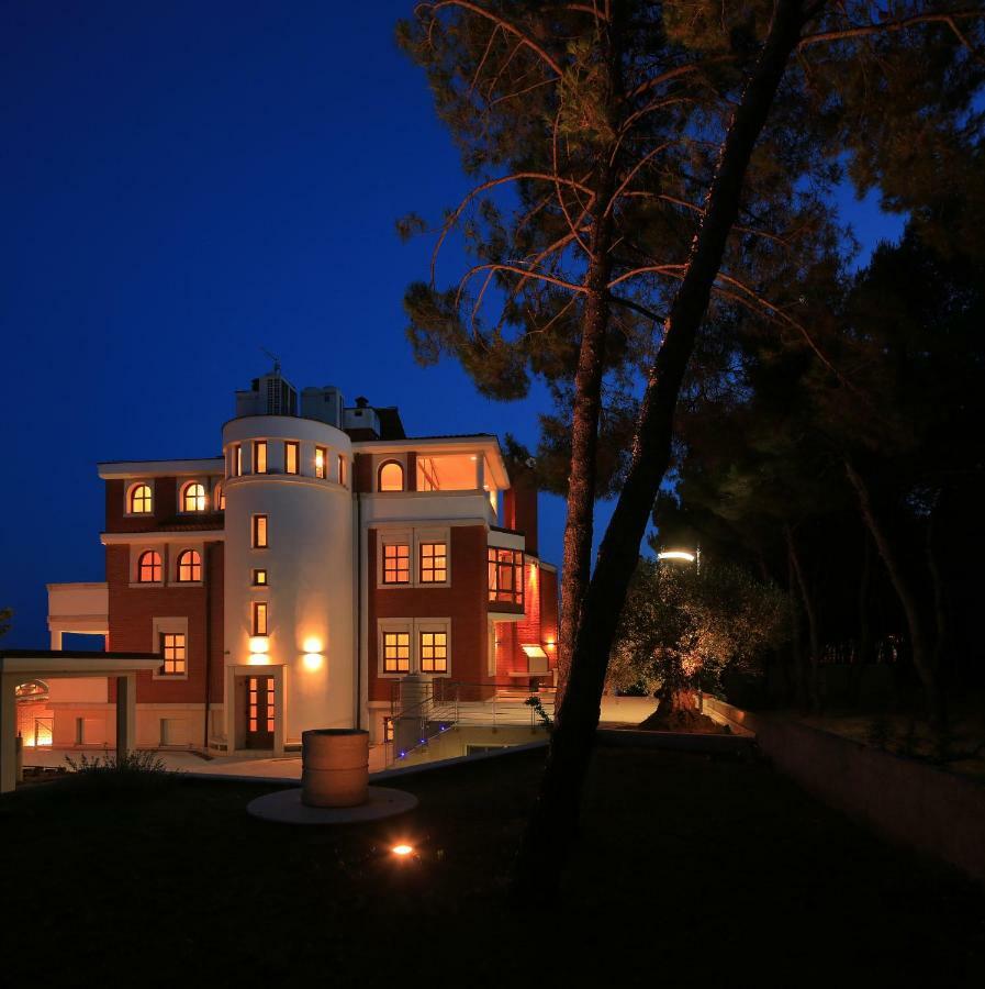 Luxury Boutique Hotel Villa Vulin Pula Bagian luar foto